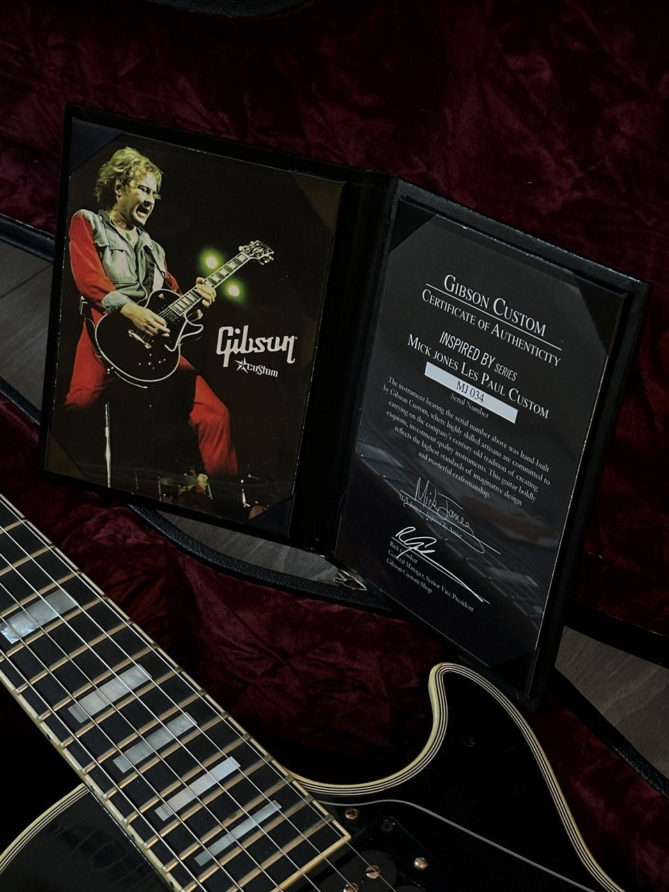 2008 Gibson Les Paul Custom Mick Jones Aged Serial# 34 of 100 - Thumbnail 2