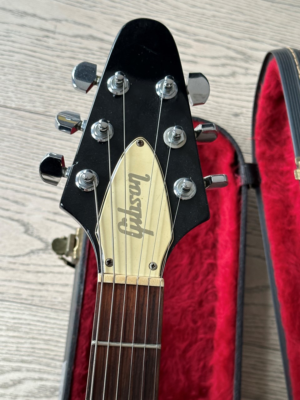 1976 Gibson Flying V Kirk Hammett specs with Original Case - Thumbnail 3