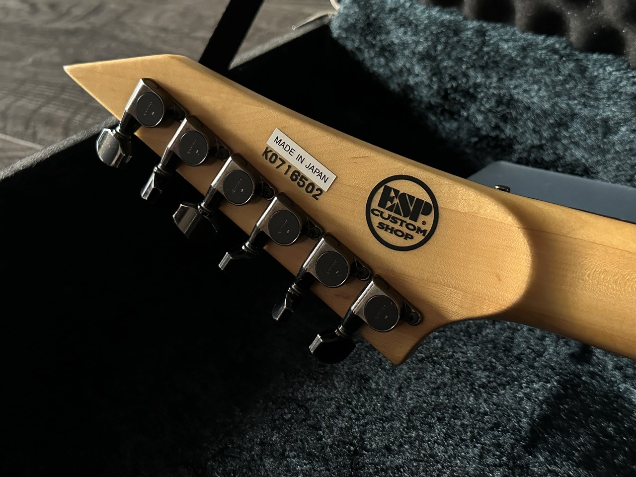 ESP Custom Shop Kirk Hammett NTB KH-2 Neck-Thru with Case - Thumbnail 3