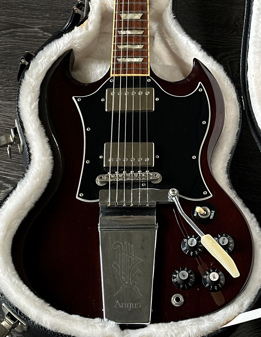 Gibson SG Angus Young Signature Model with Vibrola - Thumbnail 3