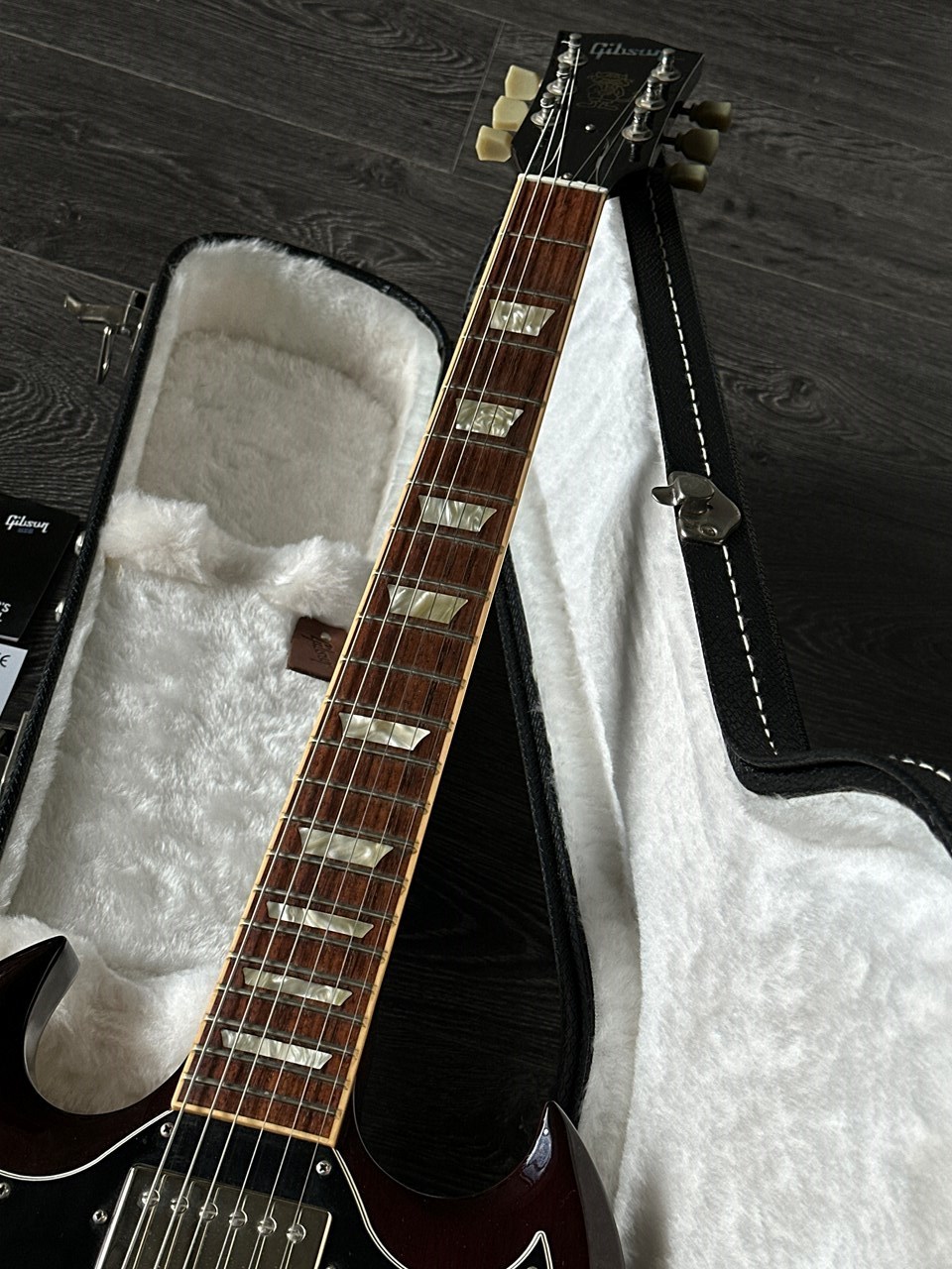 Gibson SG Angus Young Signature Model with Vibrola - Thumbnail 6