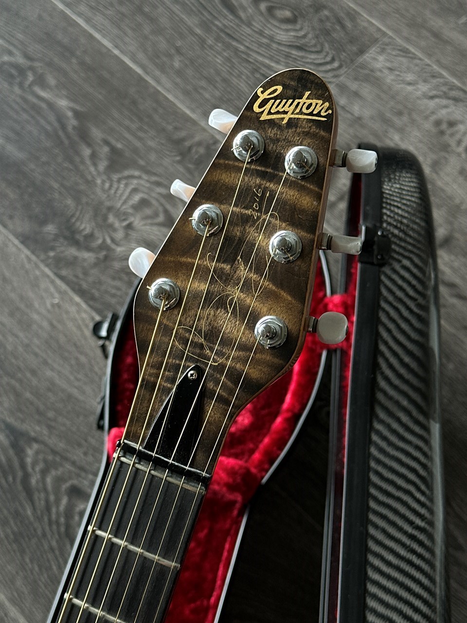 Guyton The Archtop MkII (The Badger) Handsigned by Brian May Serial# 5 of 5 - Thumbnail 3