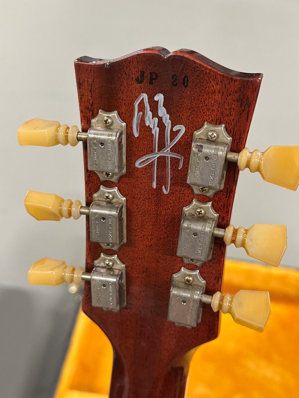 Gibson EDS-1275 Jimmy Page Played & Signed Doubleneck Custom Shop Collectors Edition - Thumbnail 3