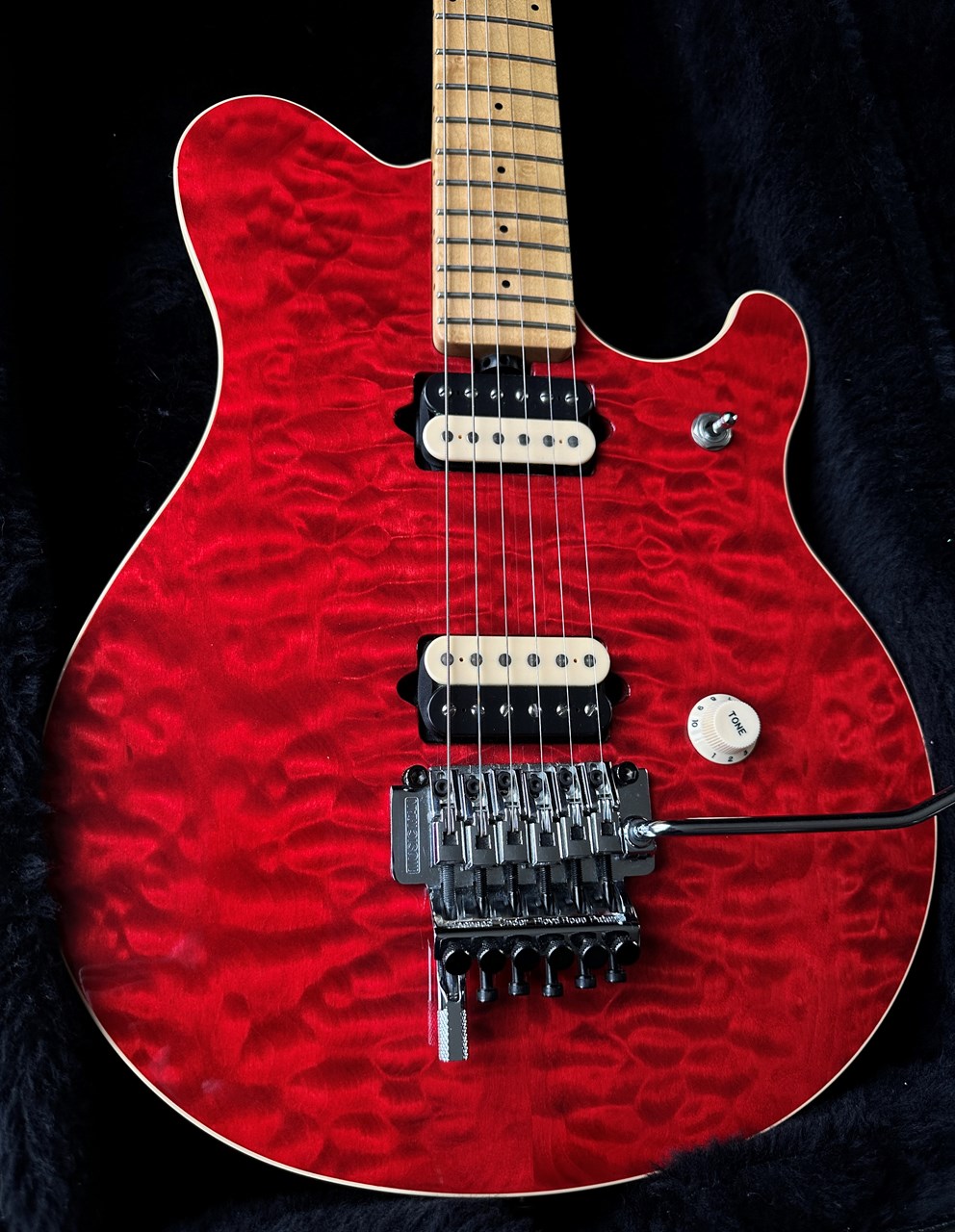 Music Man EVH Eddie van Halen Trans Red Quilt Collectors Condition with Case & Papers - Thumbnail 5