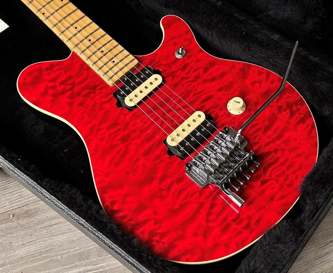 Music Man EVH Eddie van Halen Trans Red Quilt Collectors Condition with Case & Papers - Thumbnail 4