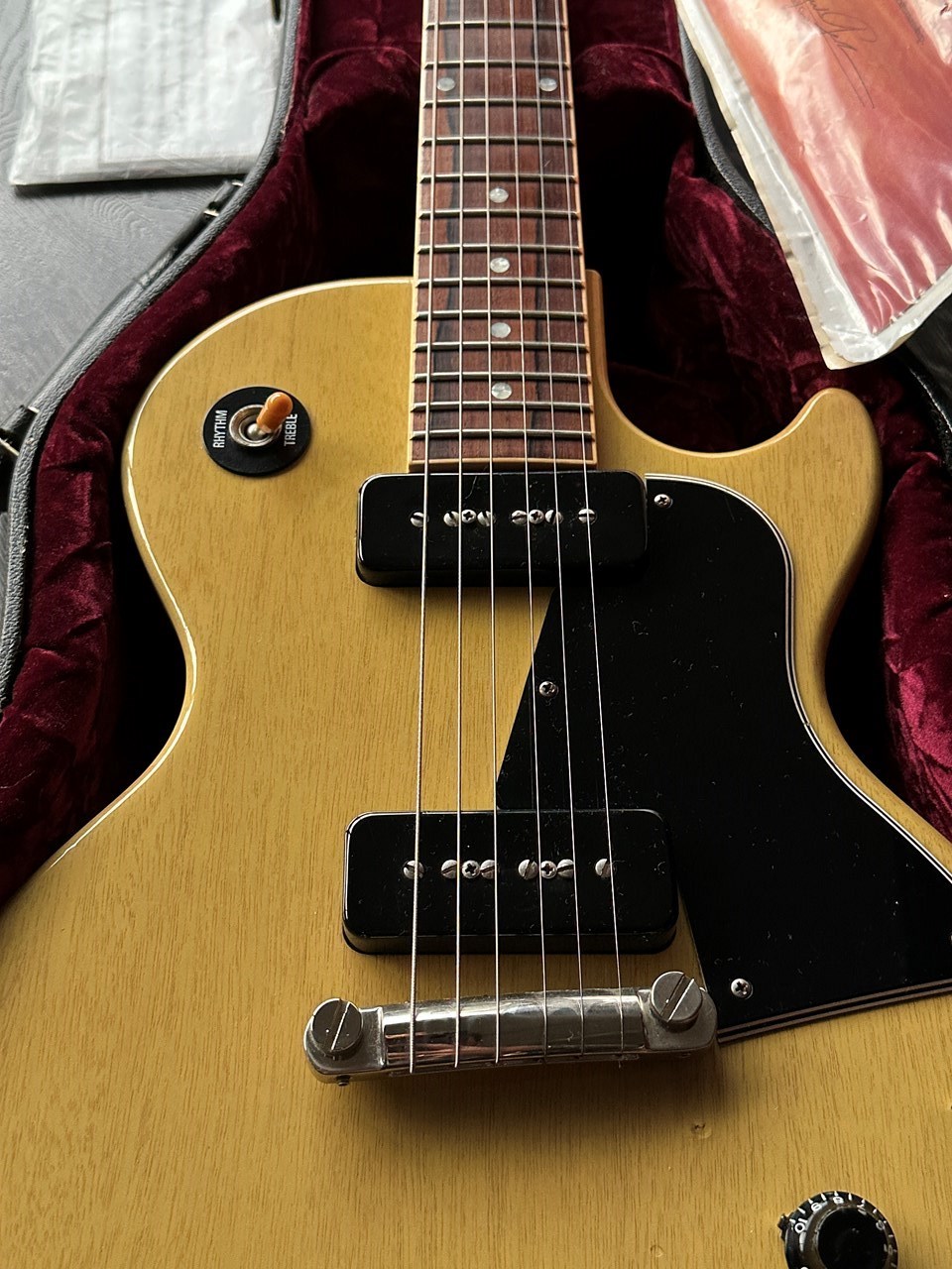 Gibson Les Paul Special 1960 Historic Reissue TV Yellow with COA & Case - Thumbnail 4