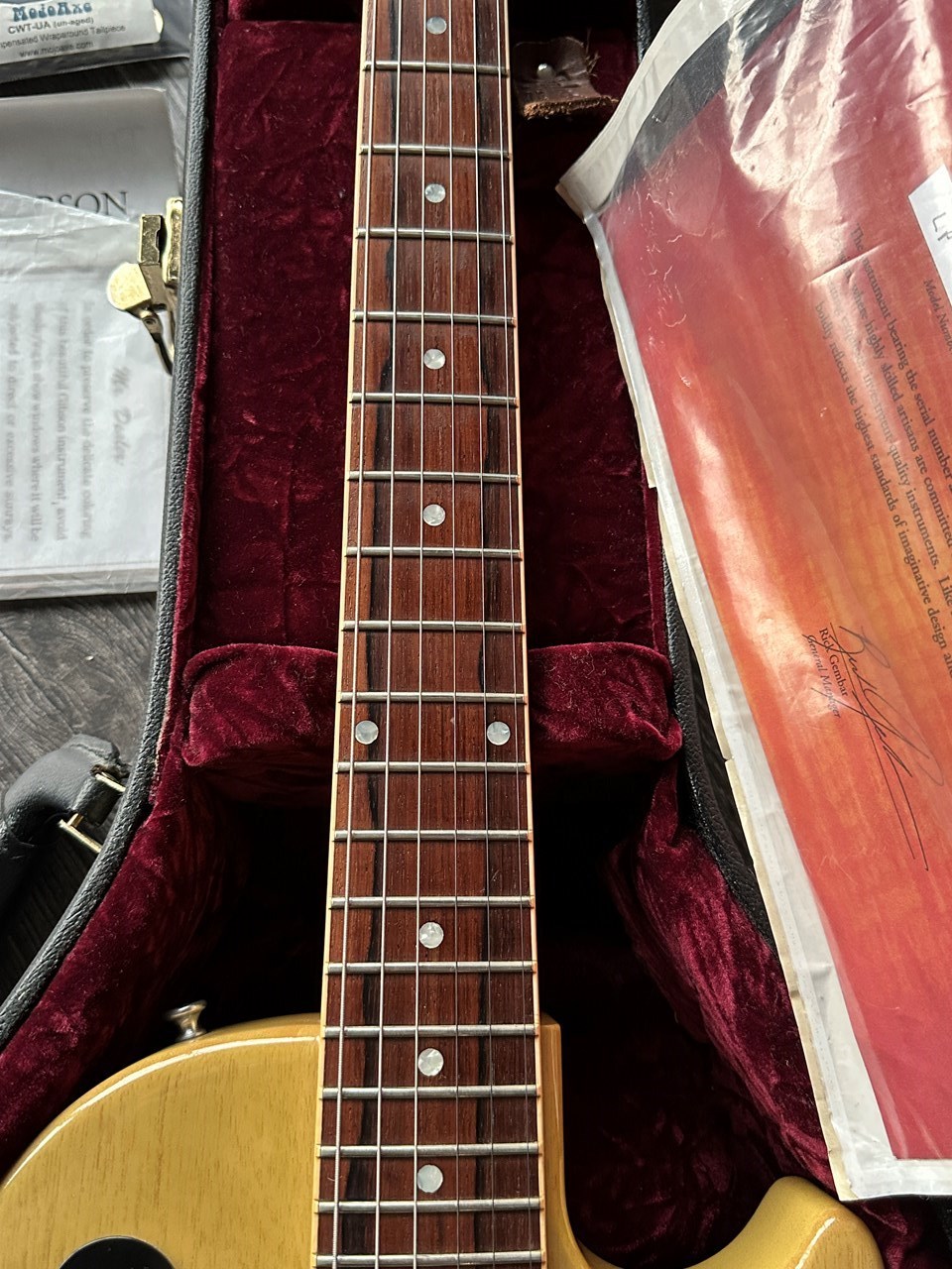 Gibson Les Paul Special 1960 Historic Reissue TV Yellow with COA & Case - Thumbnail 3