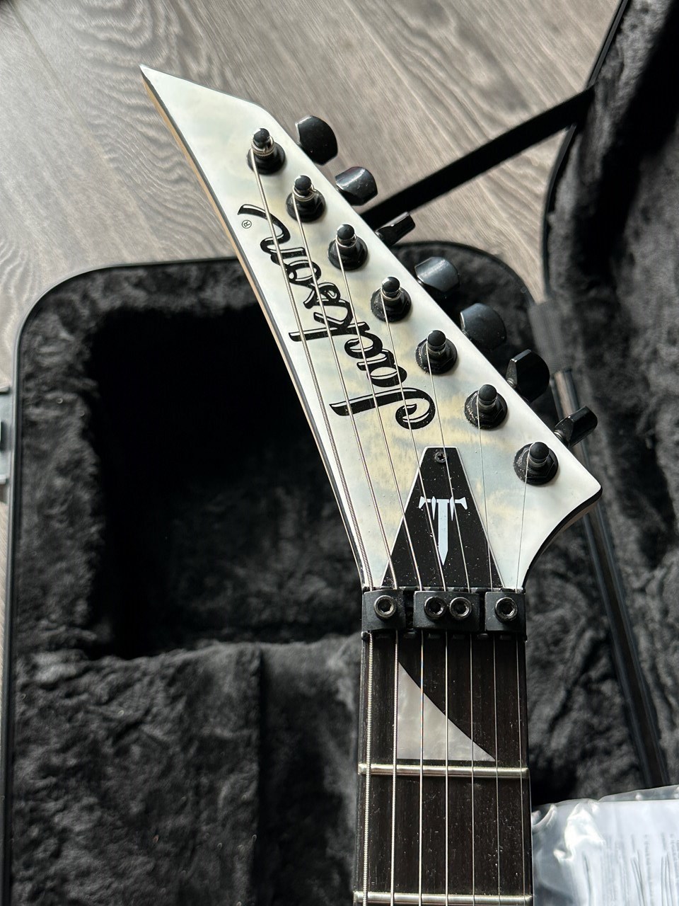 Jackson Pro Series Corey Beaulieu KV7Q King V Winter Storm 7-String Trivium with Case - Thumbnail 5