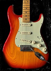 Fender Stratocaster Custom Shop Deluxe with Birdseye Maple Neck with COA & Case