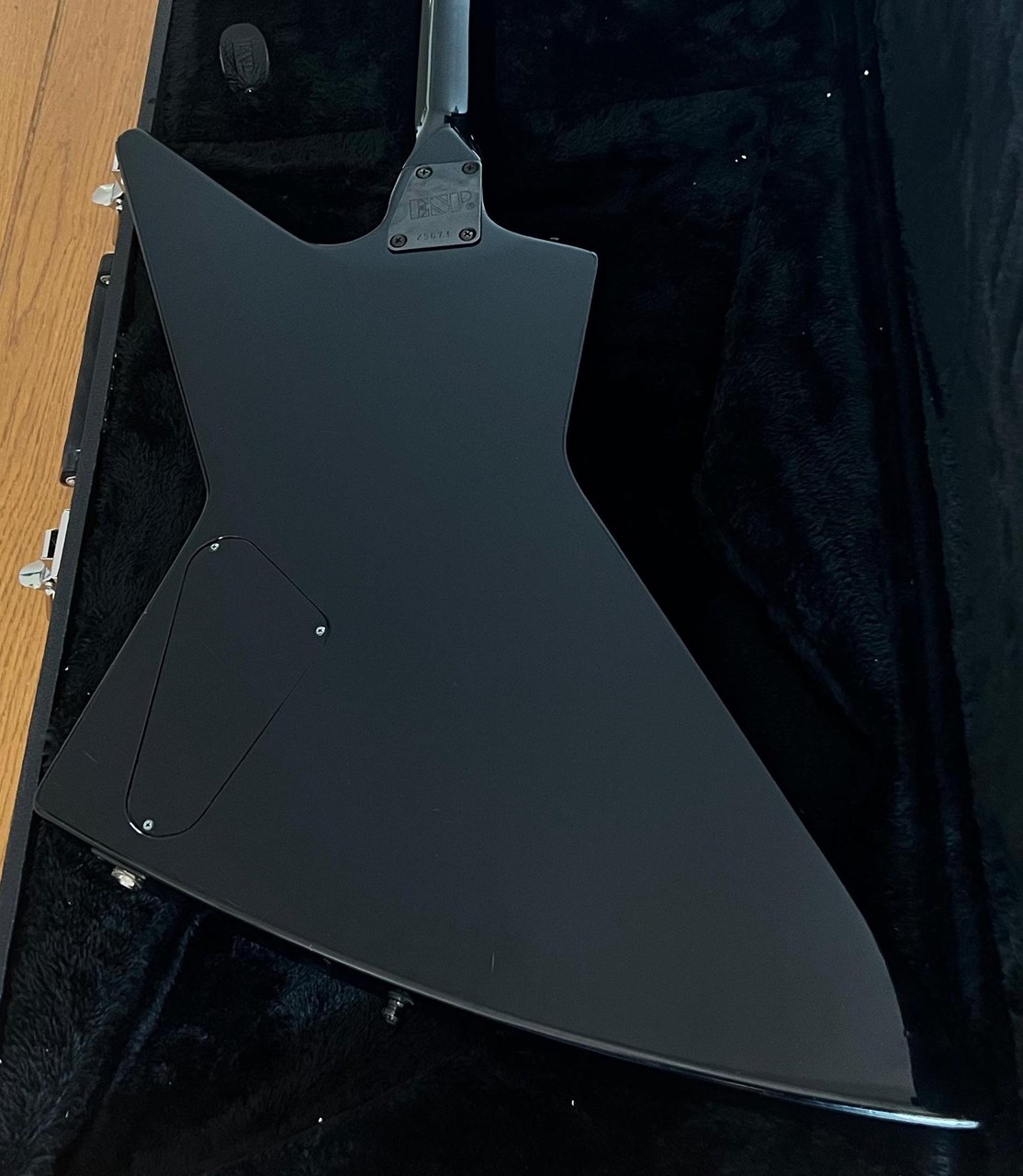 ESP Custom EXP 1996 Explorer James Hetfield Vibes with Original case - Thumbnail 5