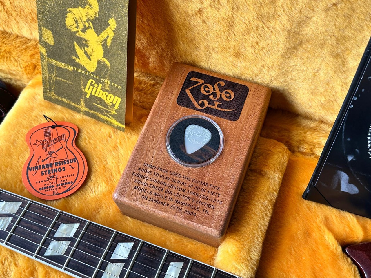 Gibson EDS-1275 Jimmy Page Played & Signed Doubleneck Custom Shop Collectors Edition - Thumbnail 2