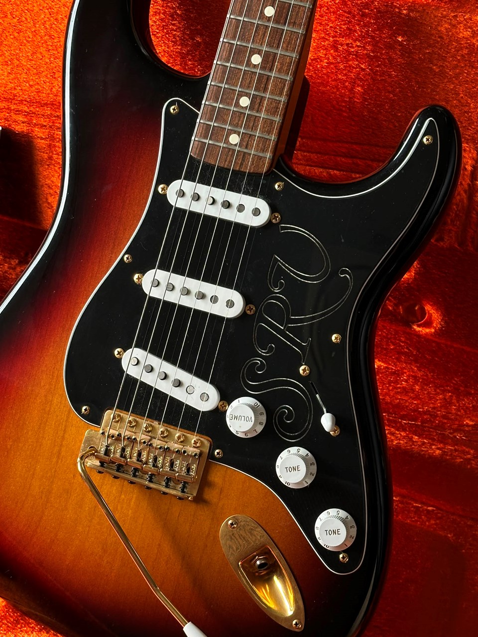 Fender Stratocaster SRV Stevie Ray Vaughan with Case - Thumbnail 5