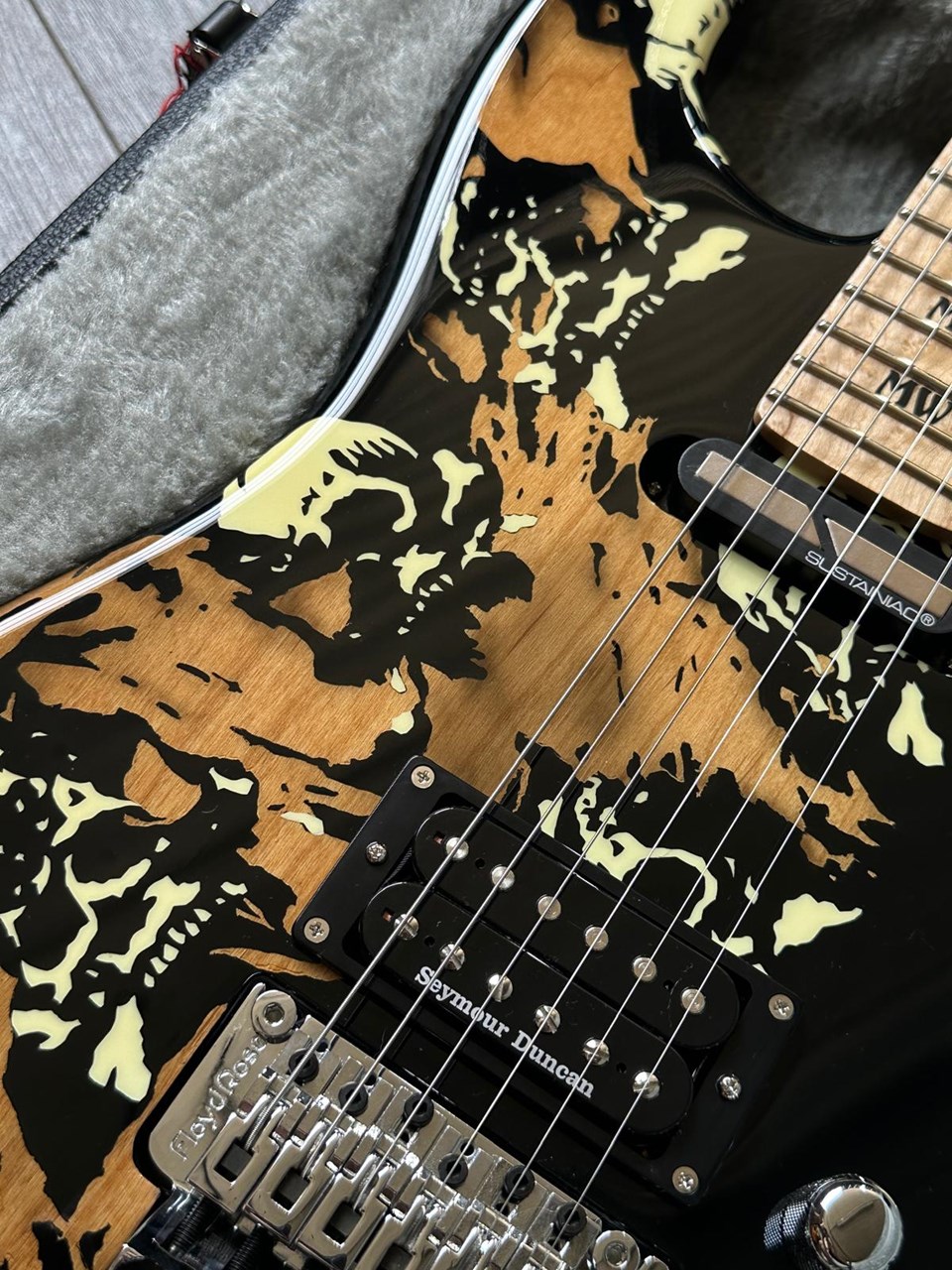 ESP Custom One Off Michael Wilton Skull Distressed Queenryche Masterpiece - Thumbnail 3